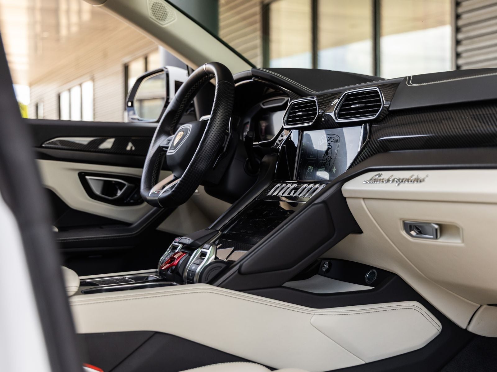 2022 Lamborghini Urus Base