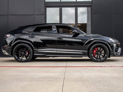 2022 Lamborghini Urus Base