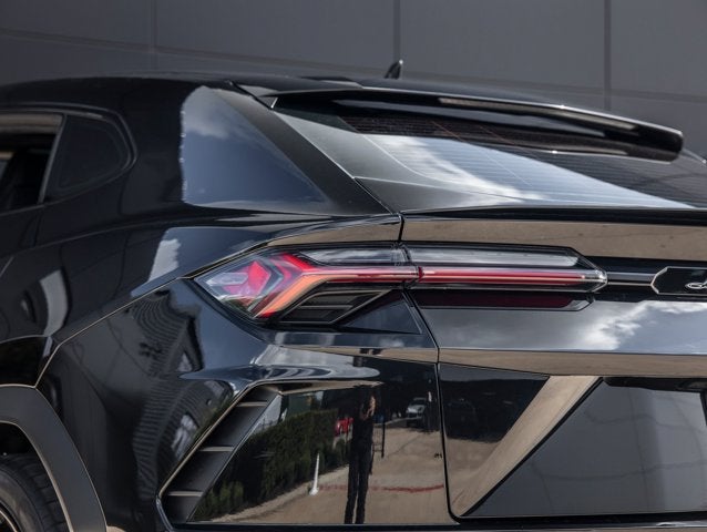 2022 Lamborghini Urus Base