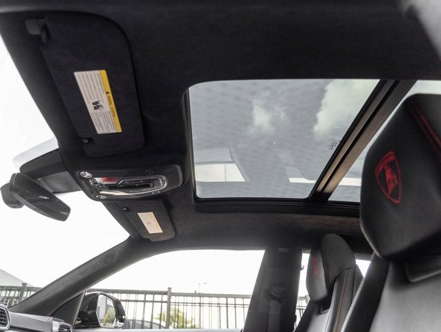 2022 Lamborghini Urus Base