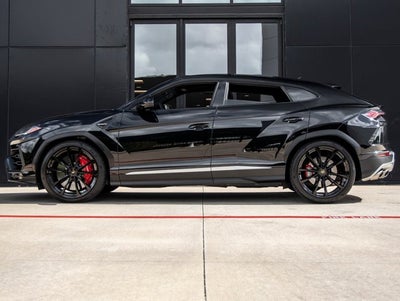 2022 Lamborghini Urus Base