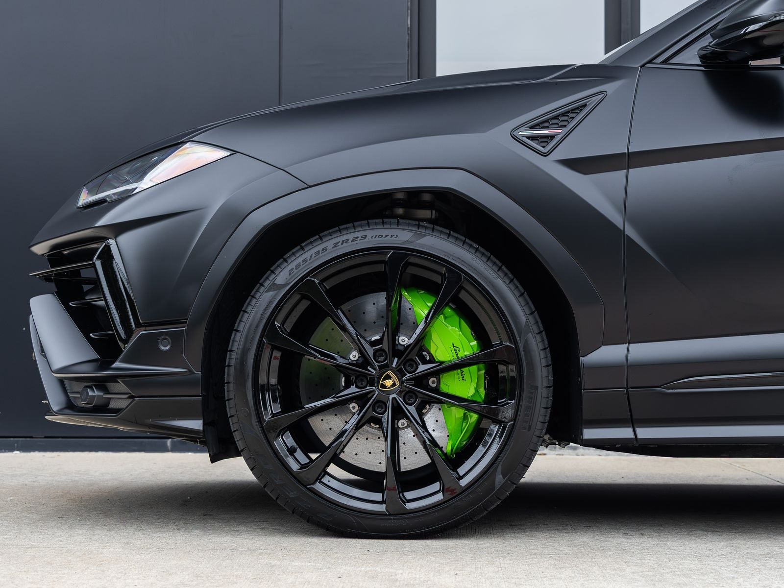 2023 Lamborghini Urus S