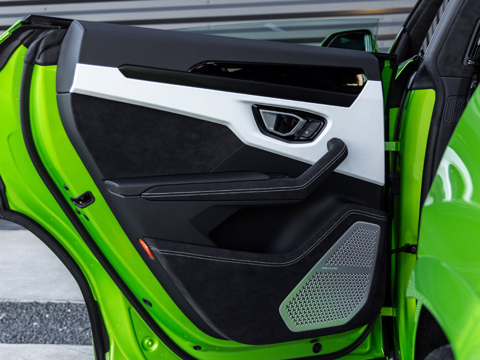 2024 Lamborghini Urus S