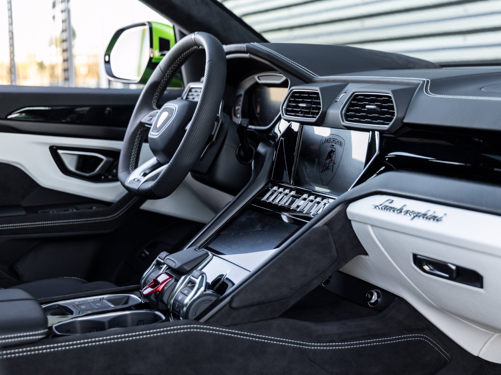 2024 Lamborghini Urus S