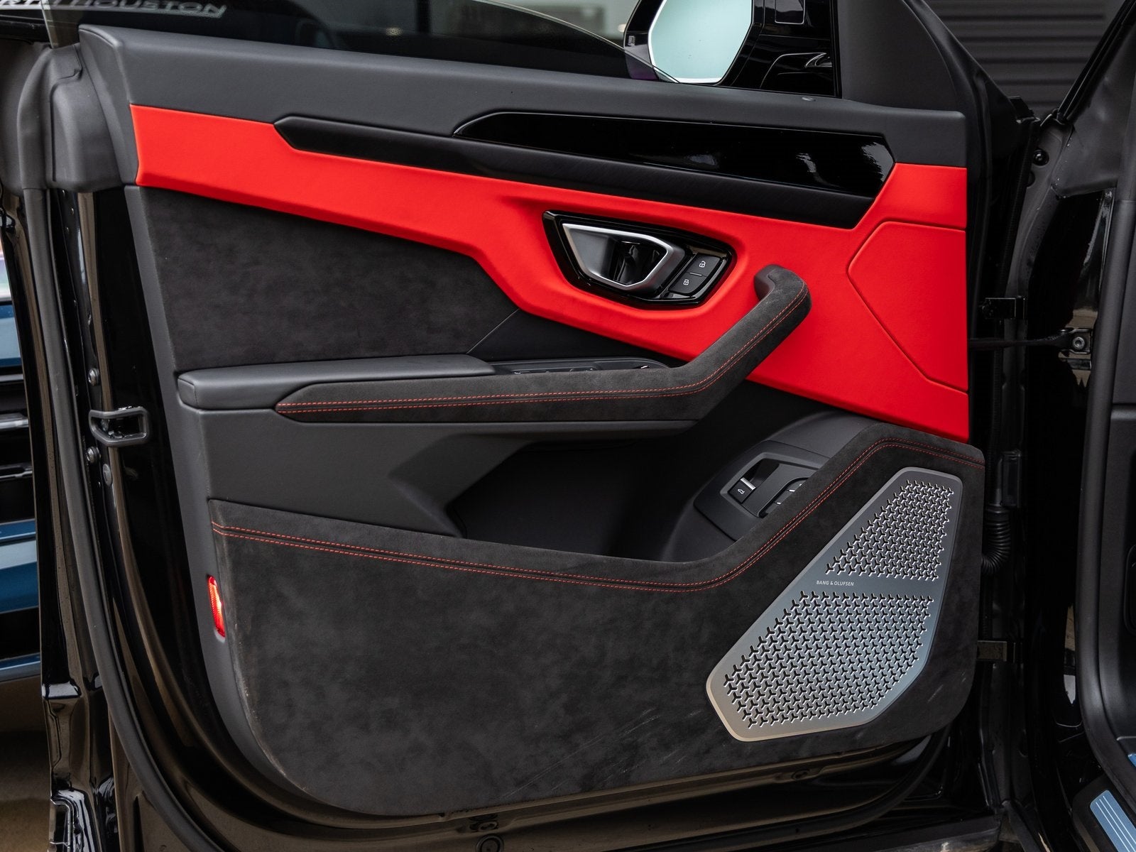 2024 Lamborghini Urus S