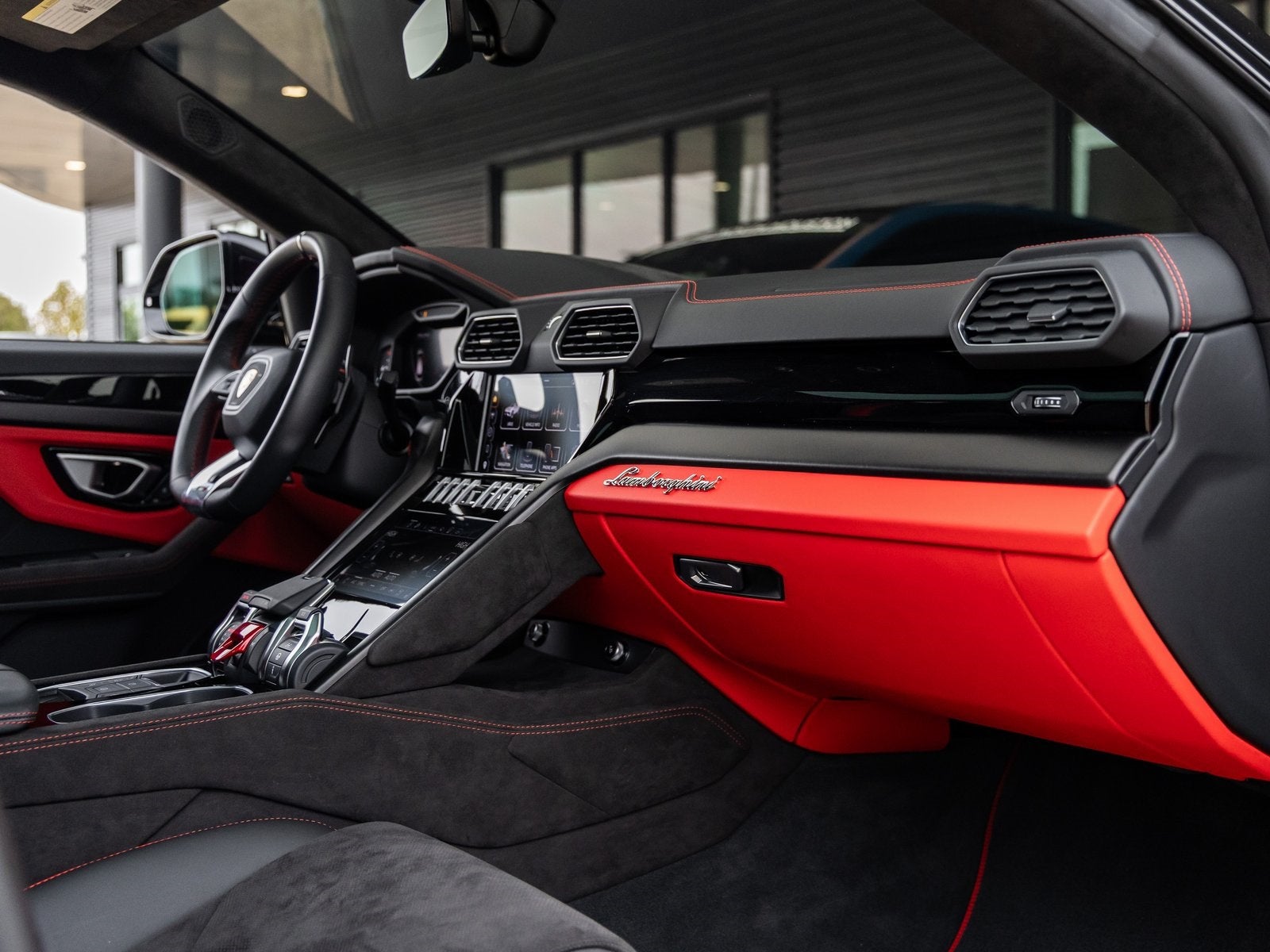 2024 Lamborghini Urus S