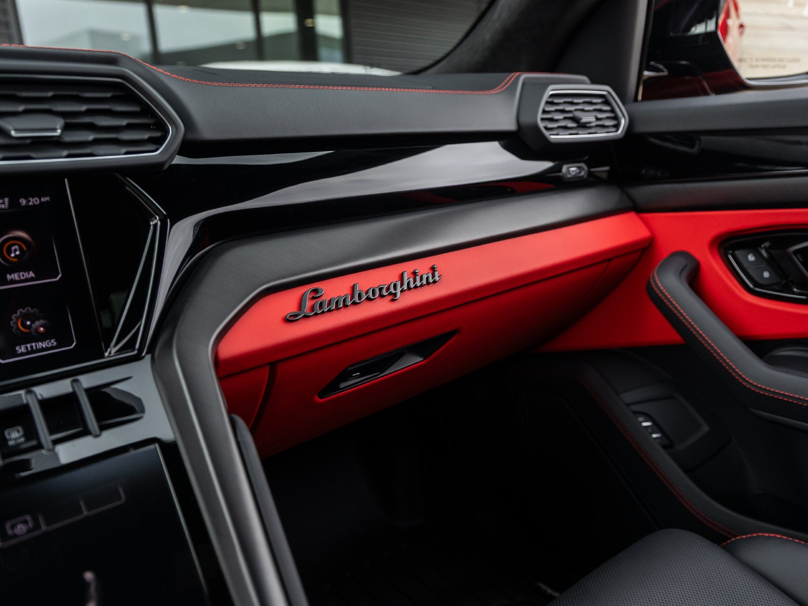 2024 Lamborghini Urus S