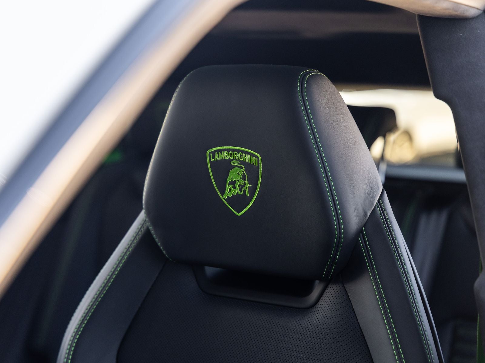 2023 Lamborghini Urus S