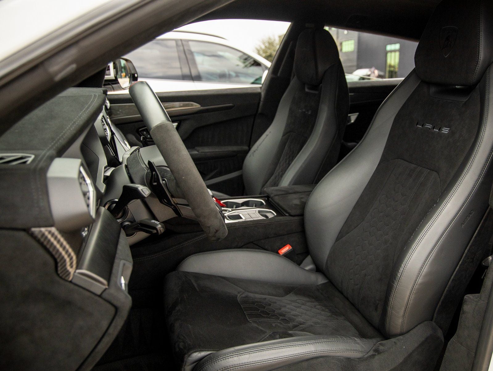 2024 Lamborghini Urus Performante