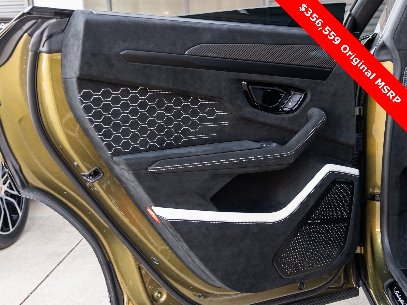 2024 Lamborghini Urus Performante