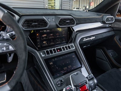 2024 Lamborghini Urus Performante