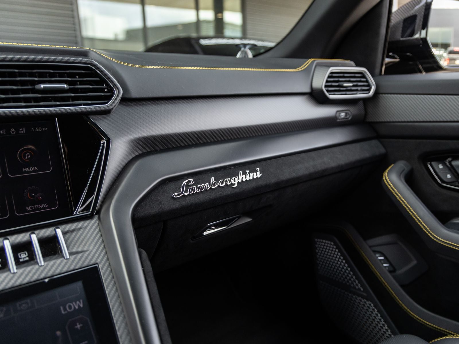 2024 Lamborghini Urus Performante