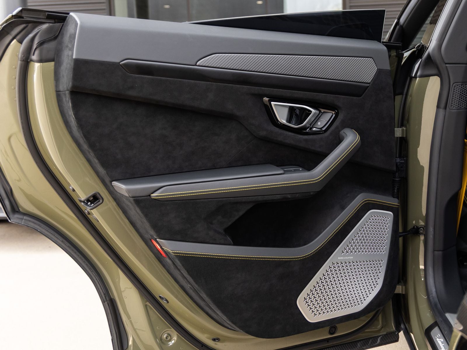 2024 Lamborghini Urus Performante
