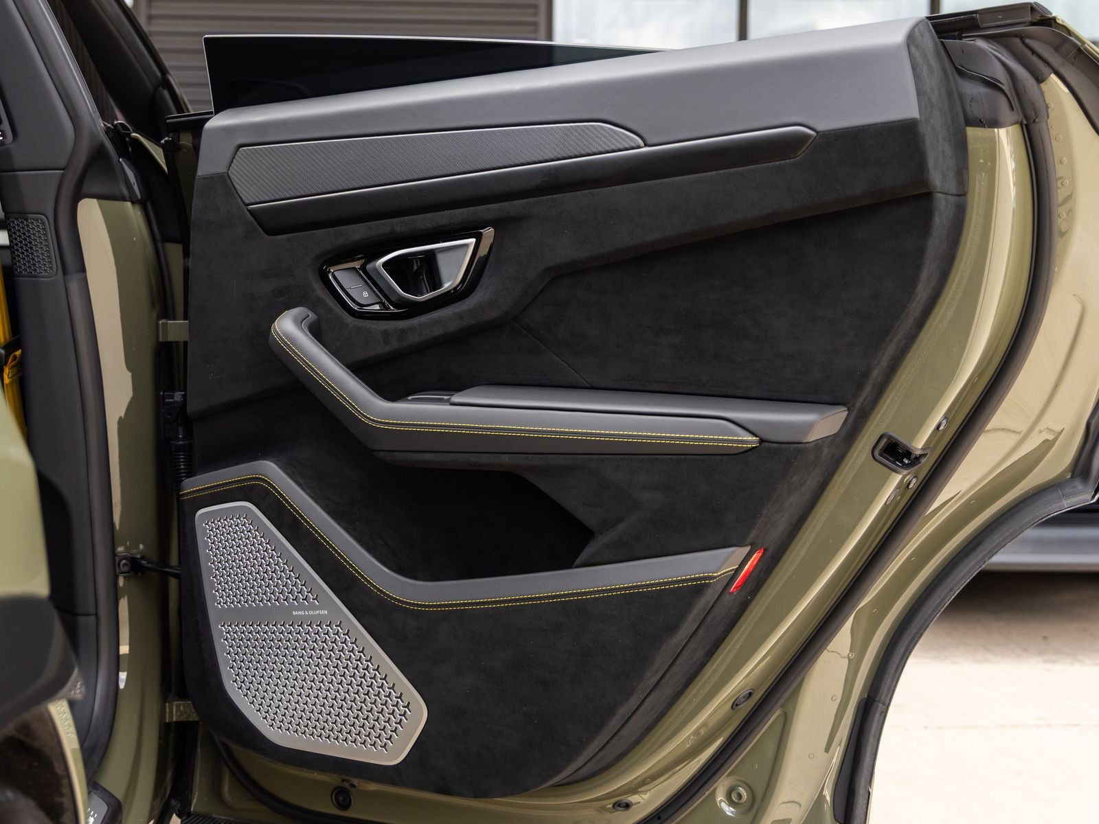 2024 Lamborghini Urus Performante