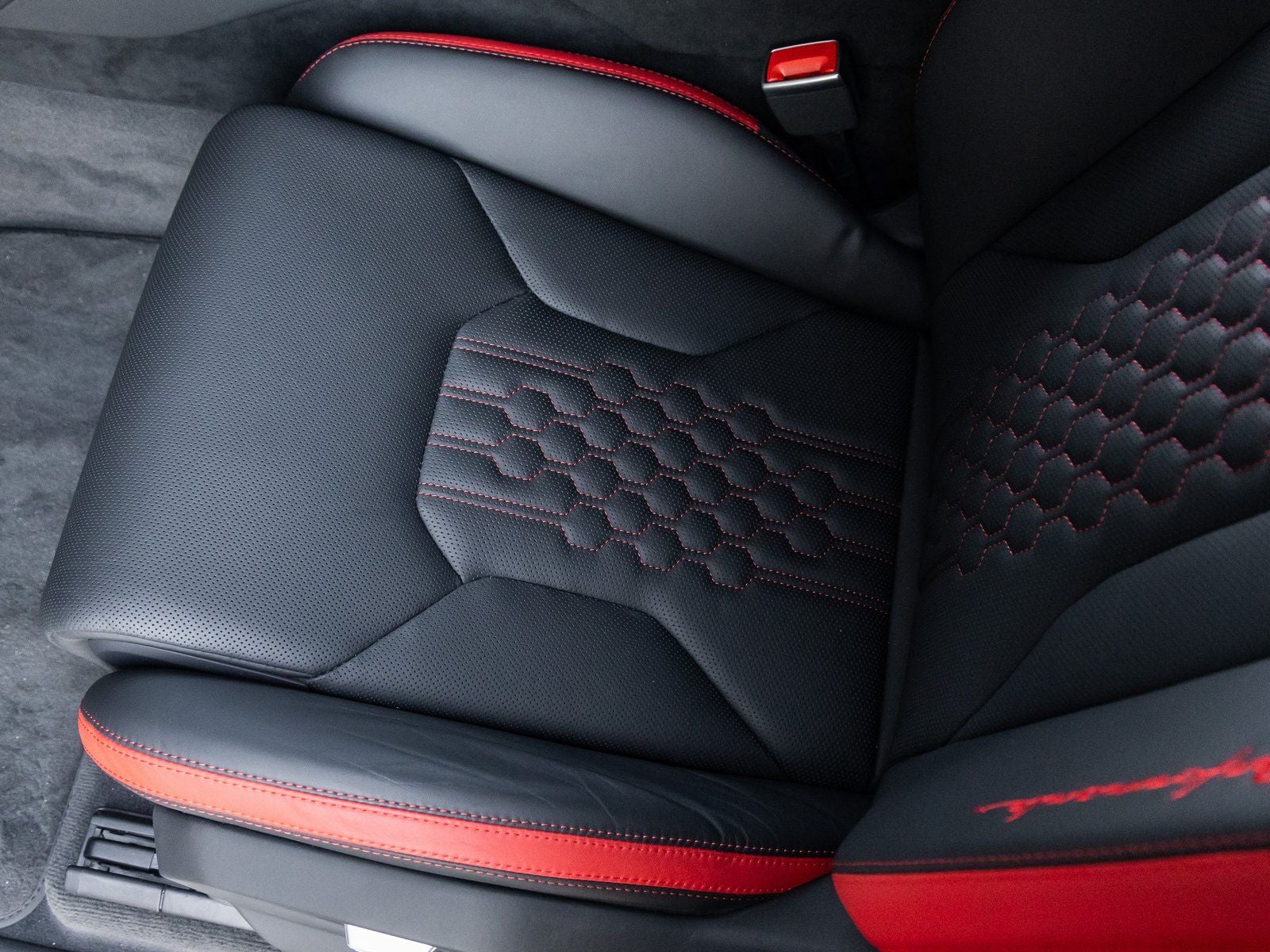 2024 Lamborghini Urus Performante