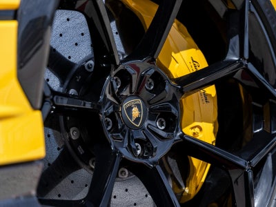 2024 Lamborghini Urus Performante