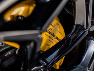 2024 Lamborghini Urus Performante