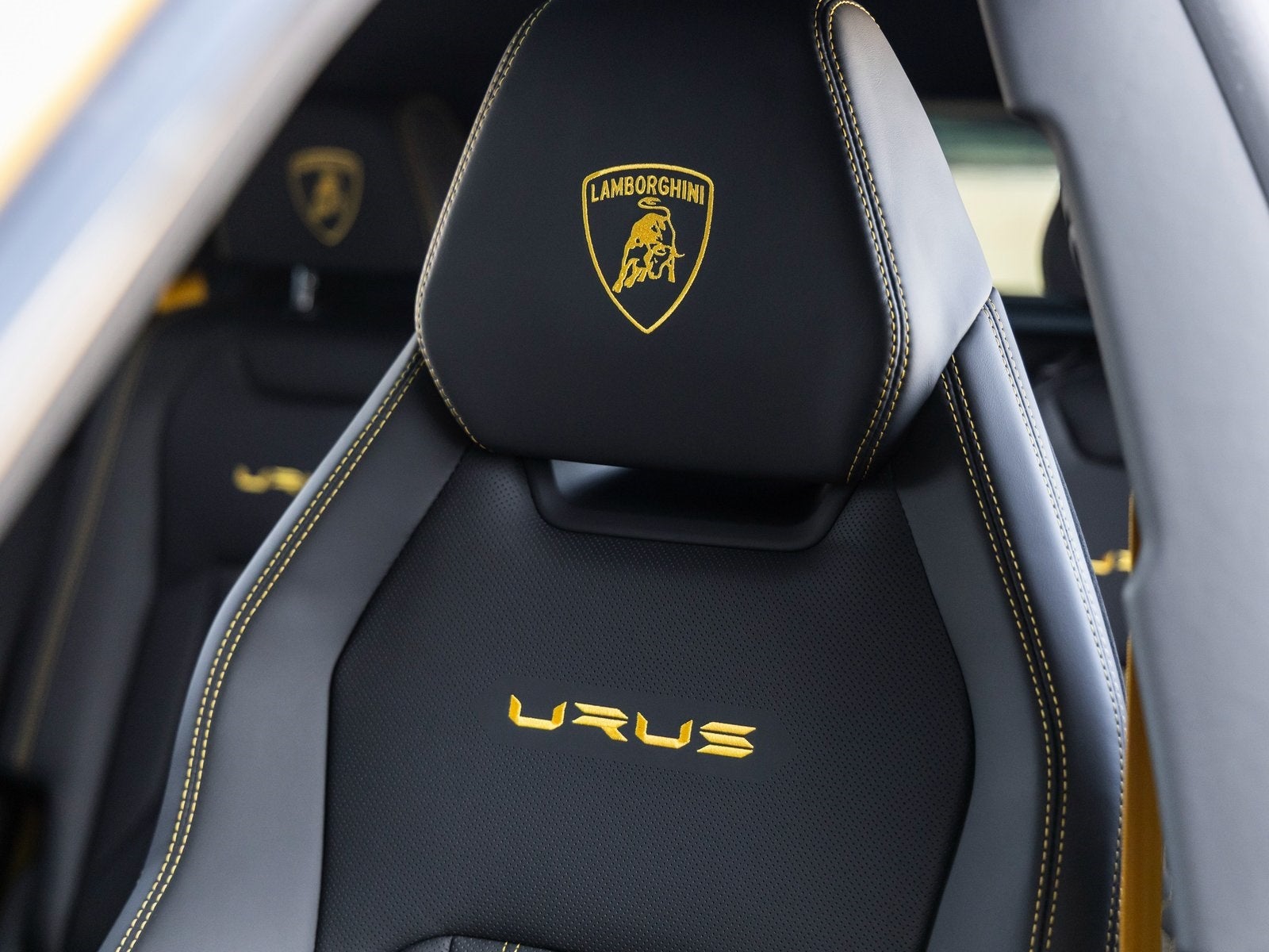 2024 Lamborghini Urus Performante