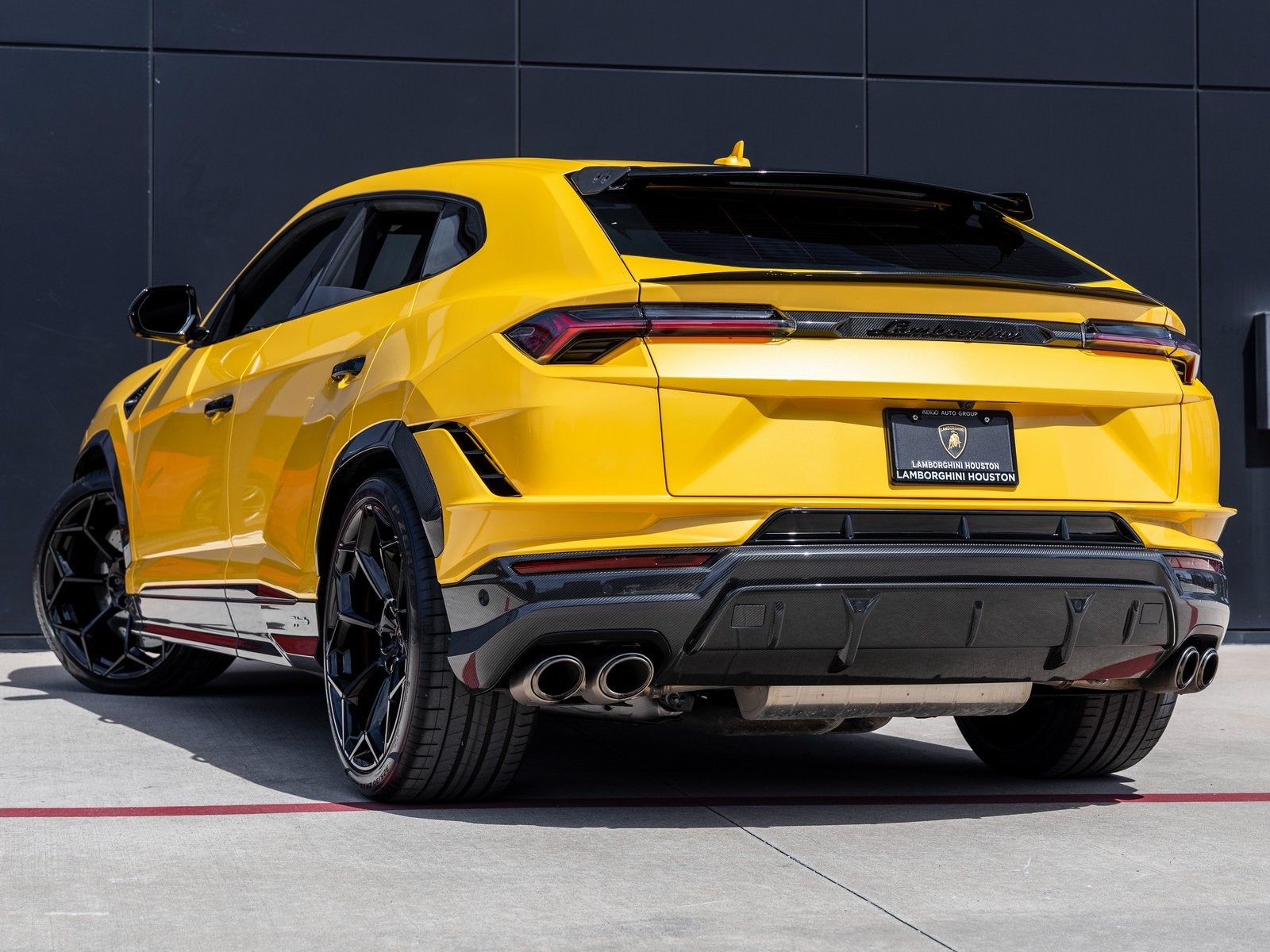 2024 Lamborghini Urus Performante