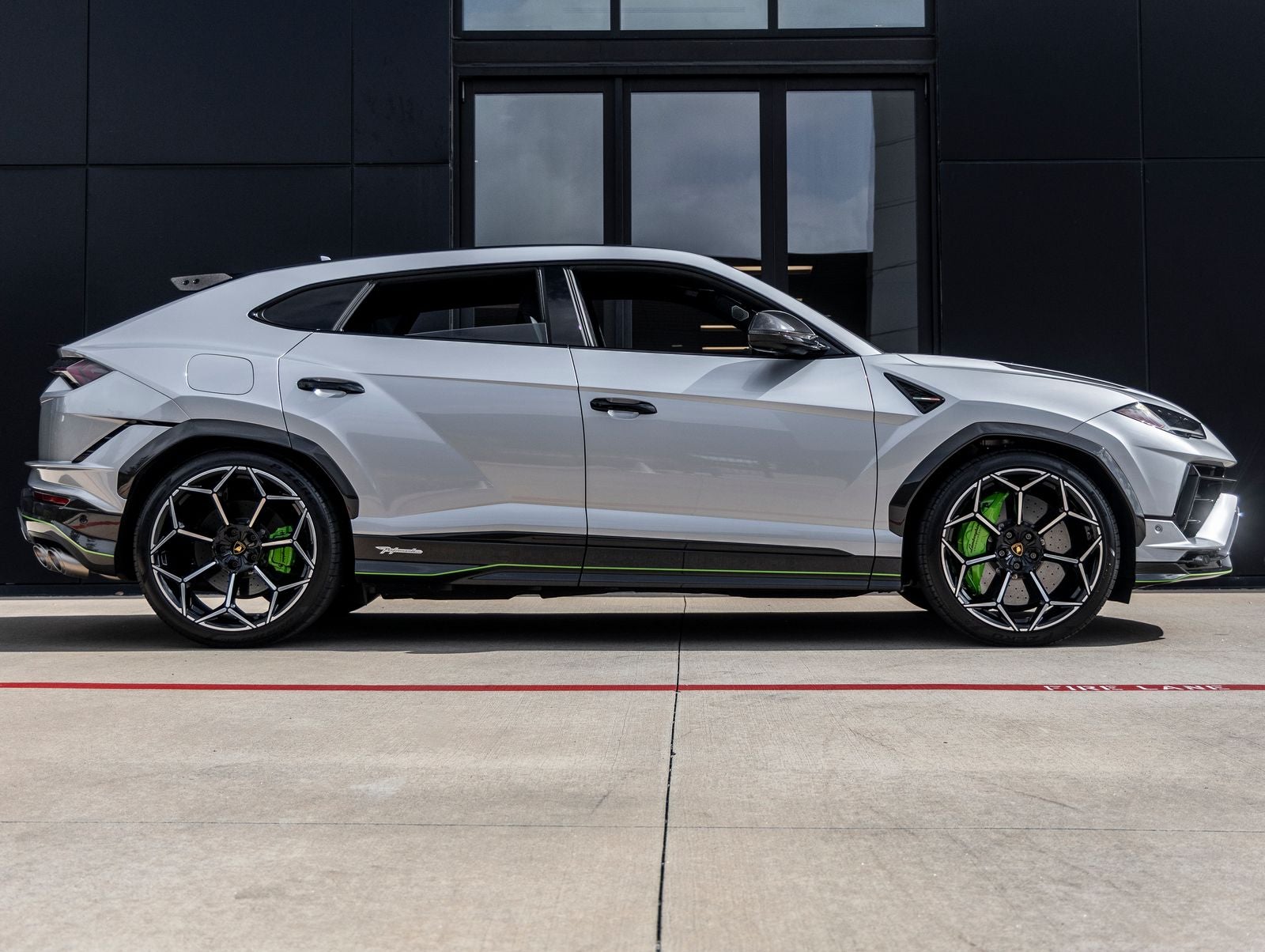 2024 Lamborghini Urus Performante
