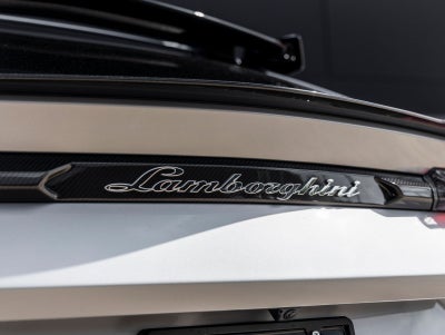 2024 Lamborghini Urus Performante