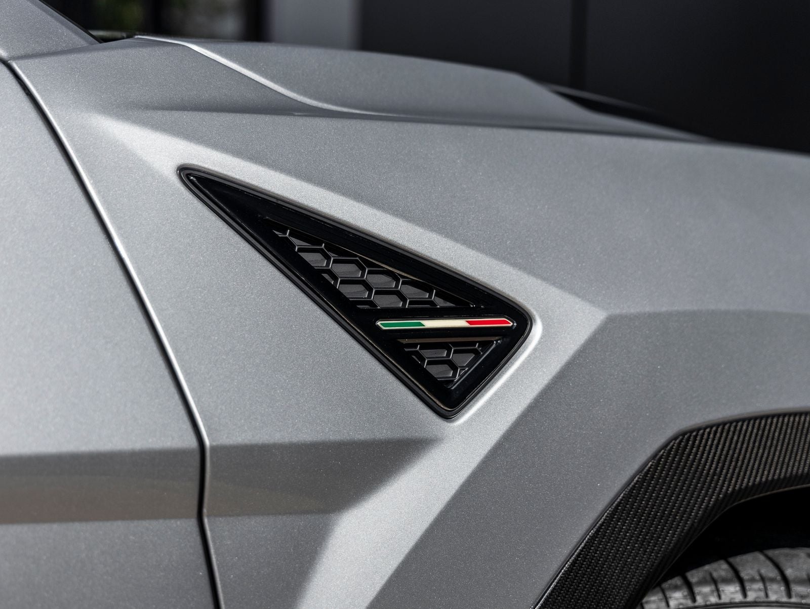 2024 Lamborghini Urus Performante
