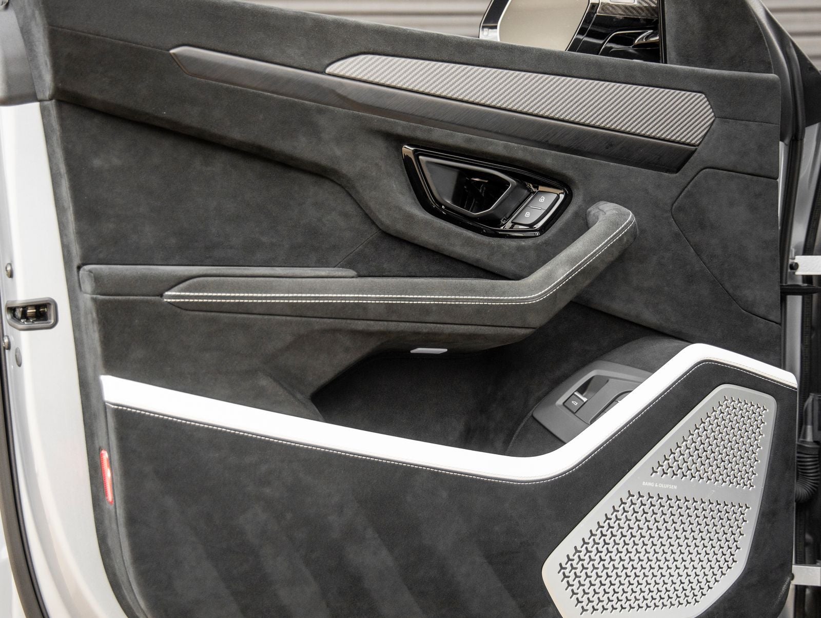 2024 Lamborghini Urus Performante