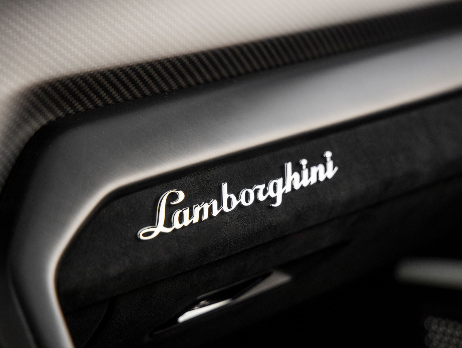 2024 Lamborghini Urus Performante