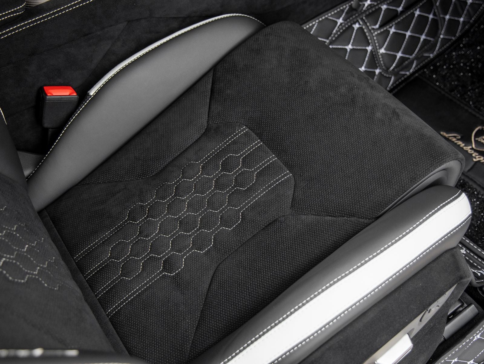 2024 Lamborghini Urus Performante