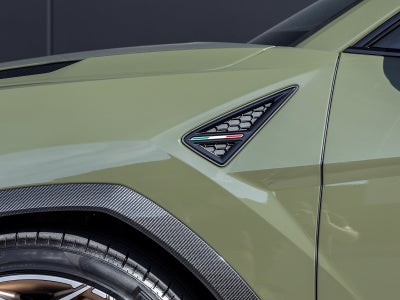 2023 Lamborghini Urus Performante