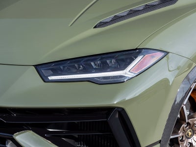 2023 Lamborghini Urus Performante