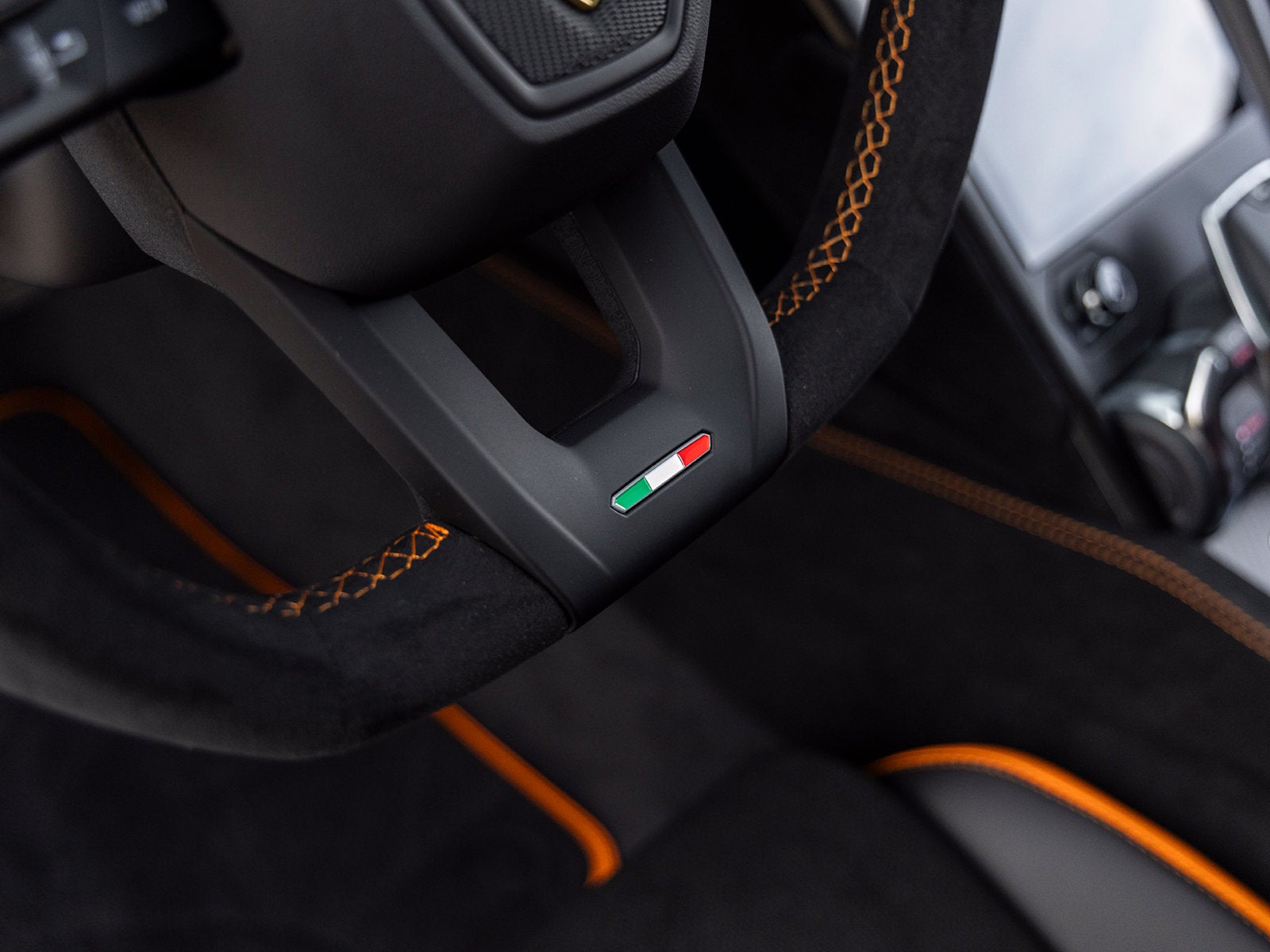 2023 Lamborghini Urus Performante