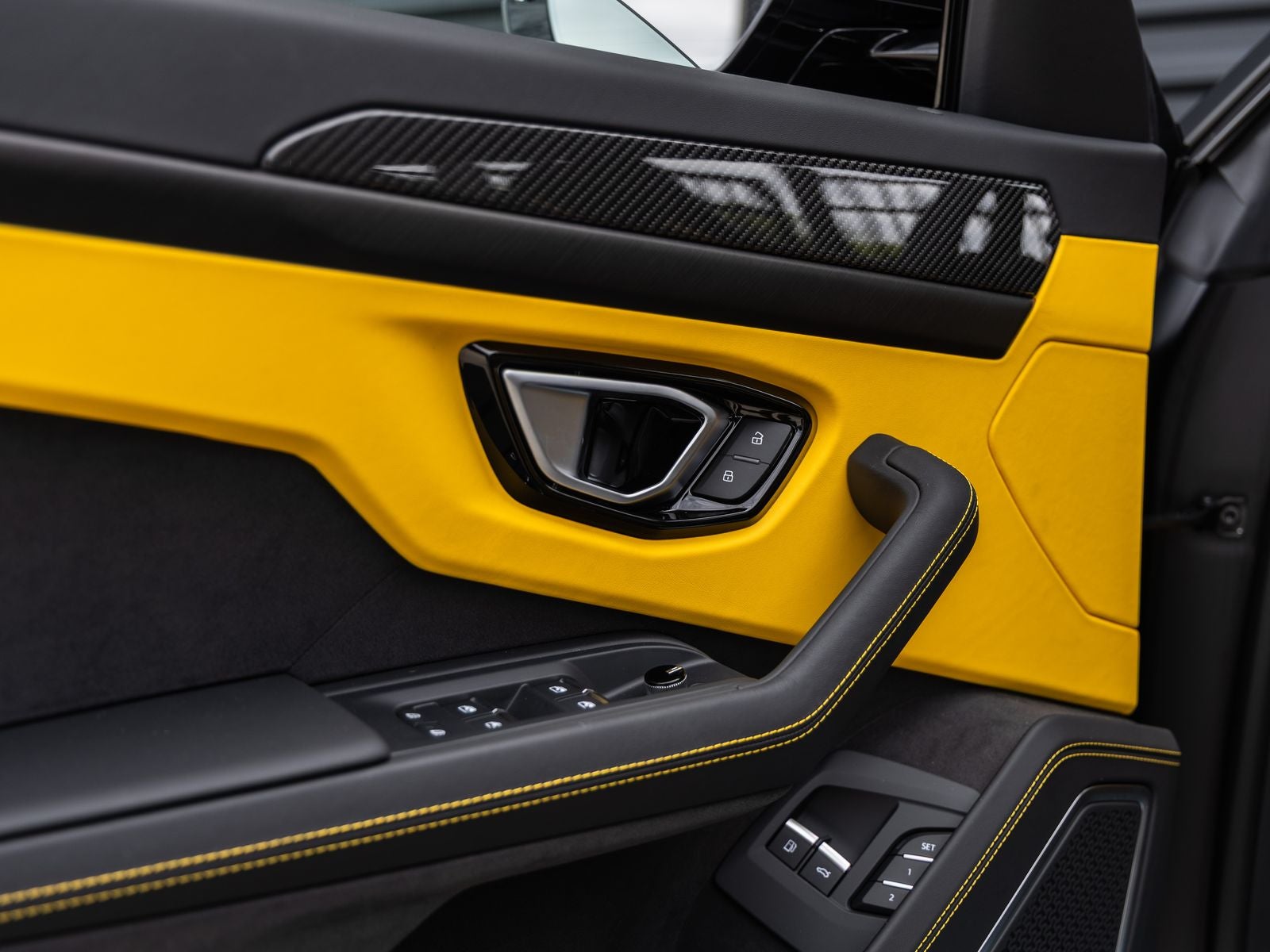 2026 Lamborghini Urus SE