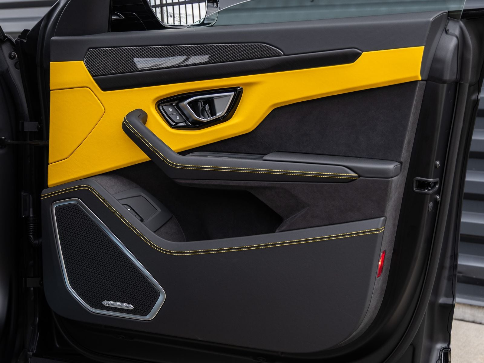 2026 Lamborghini Urus SE