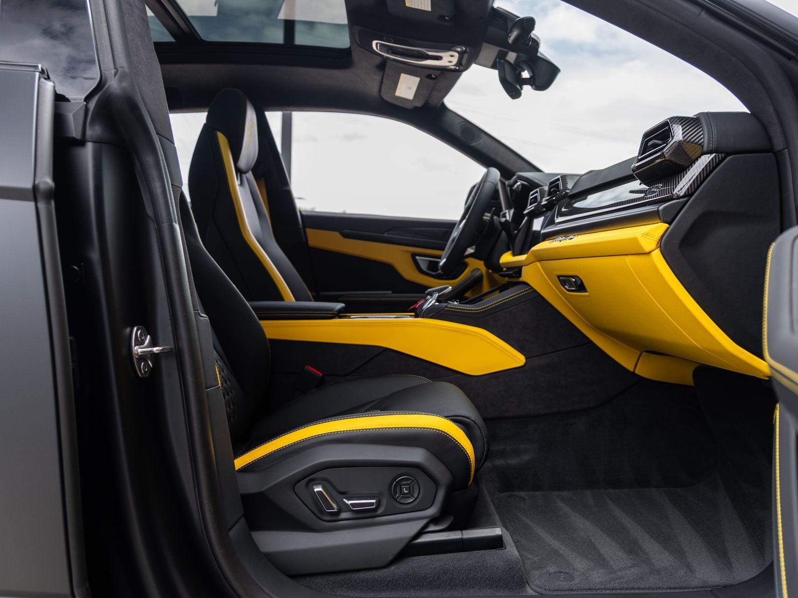 2026 Lamborghini Urus SE