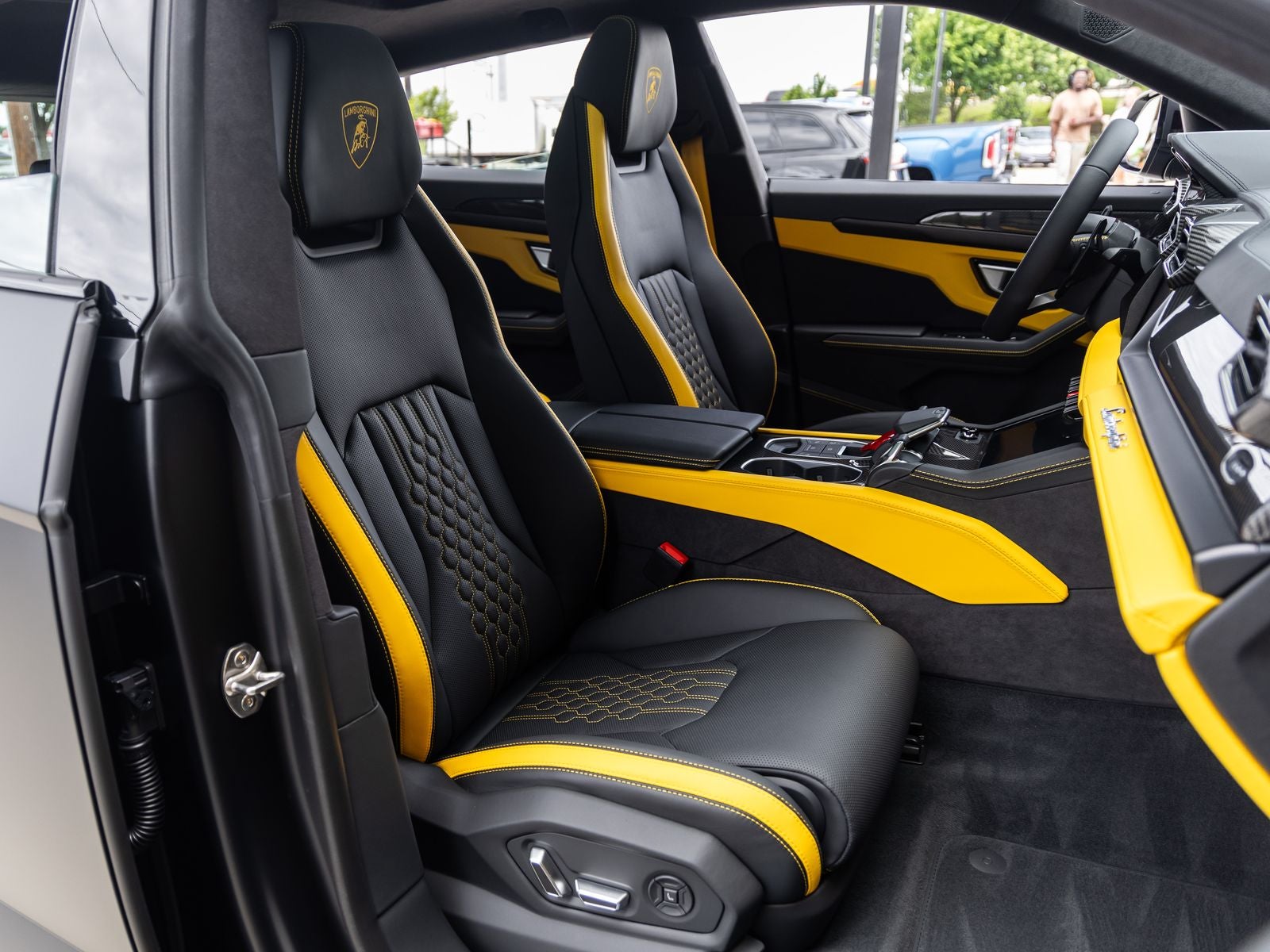 2026 Lamborghini Urus SE