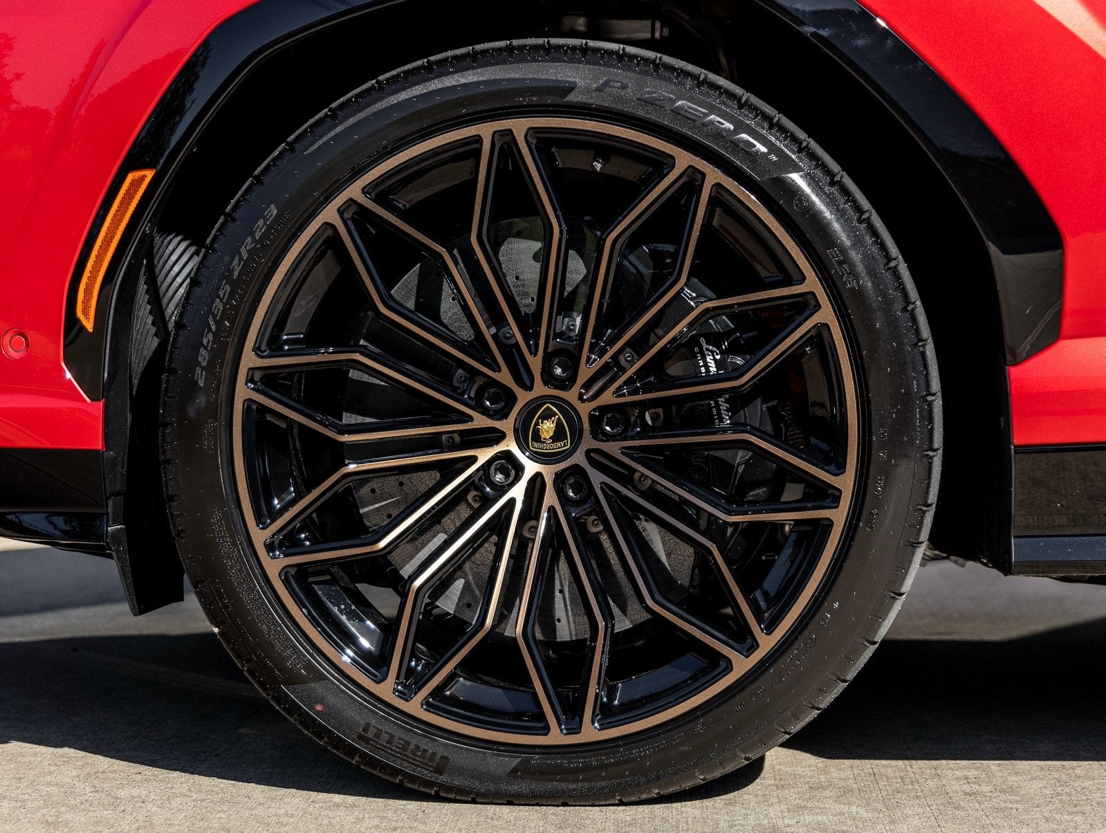 2025 Lamborghini Urus SE