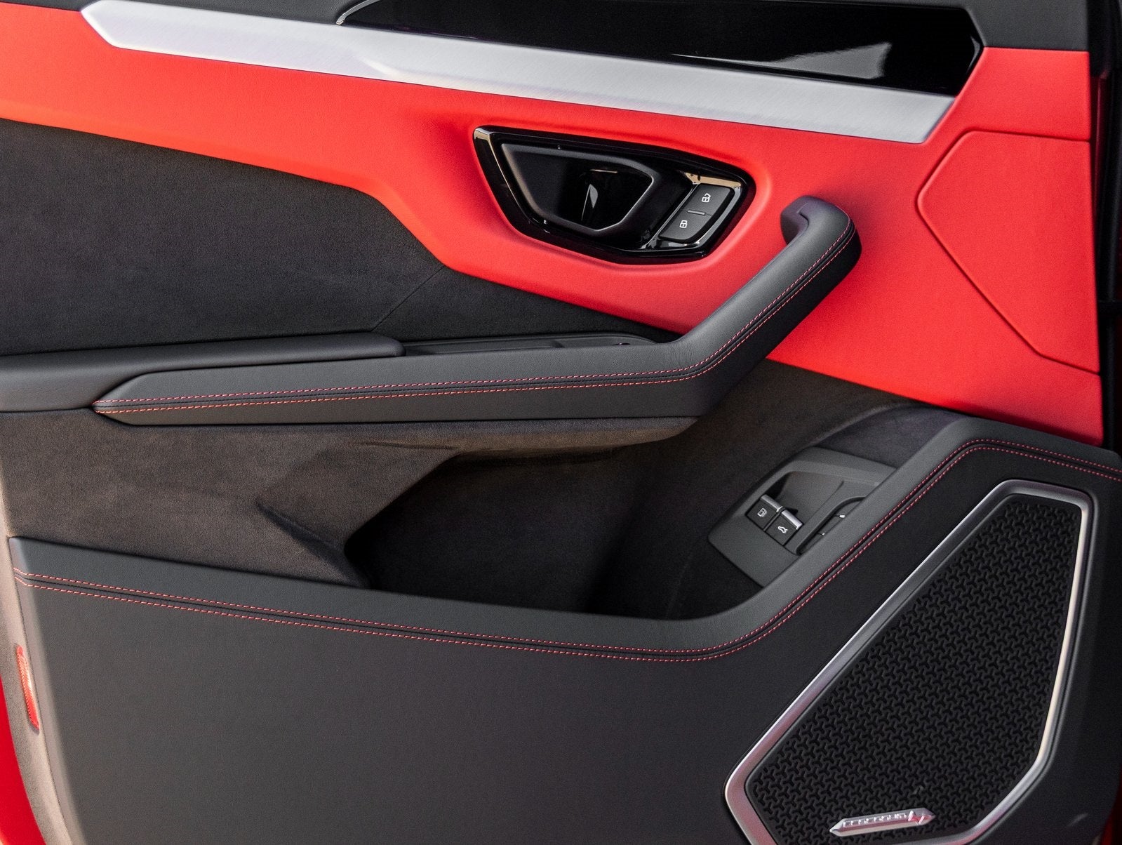 2025 Lamborghini Urus SE