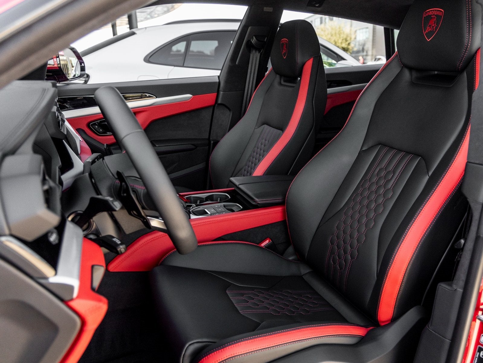 2025 Lamborghini Urus SE