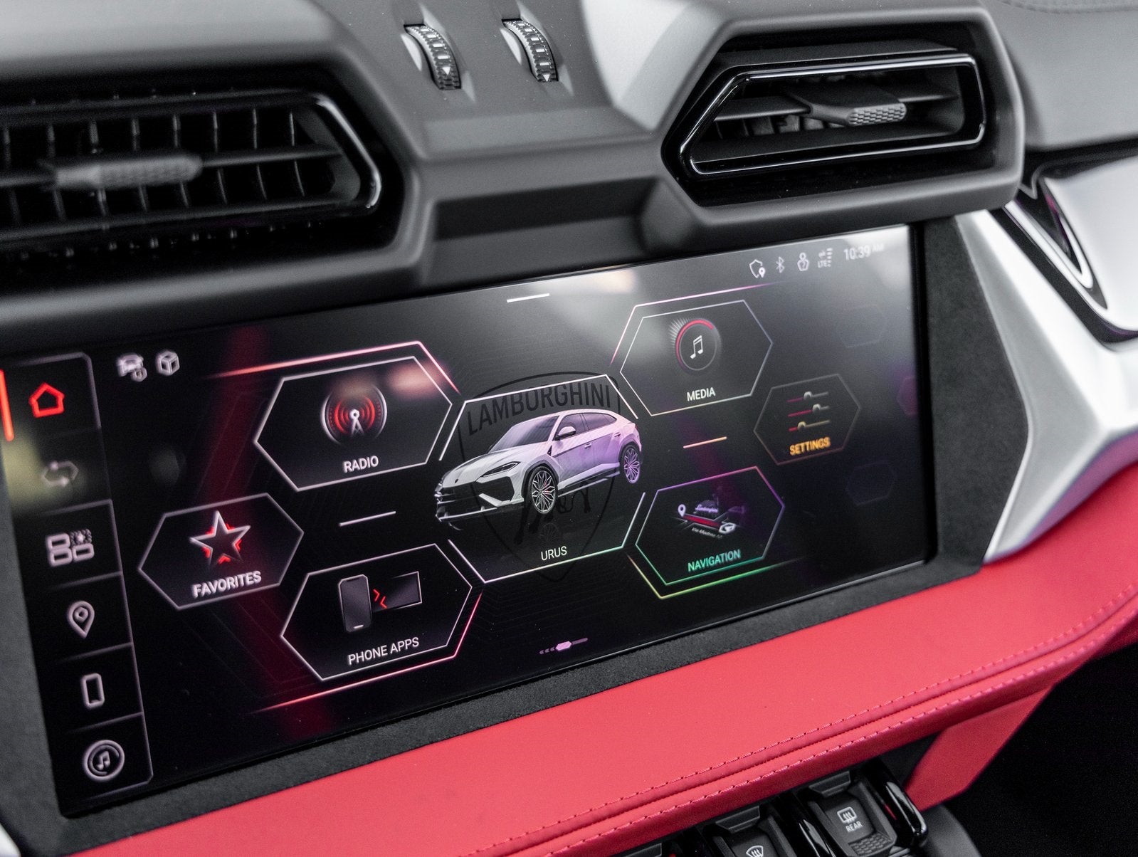 2025 Lamborghini Urus SE