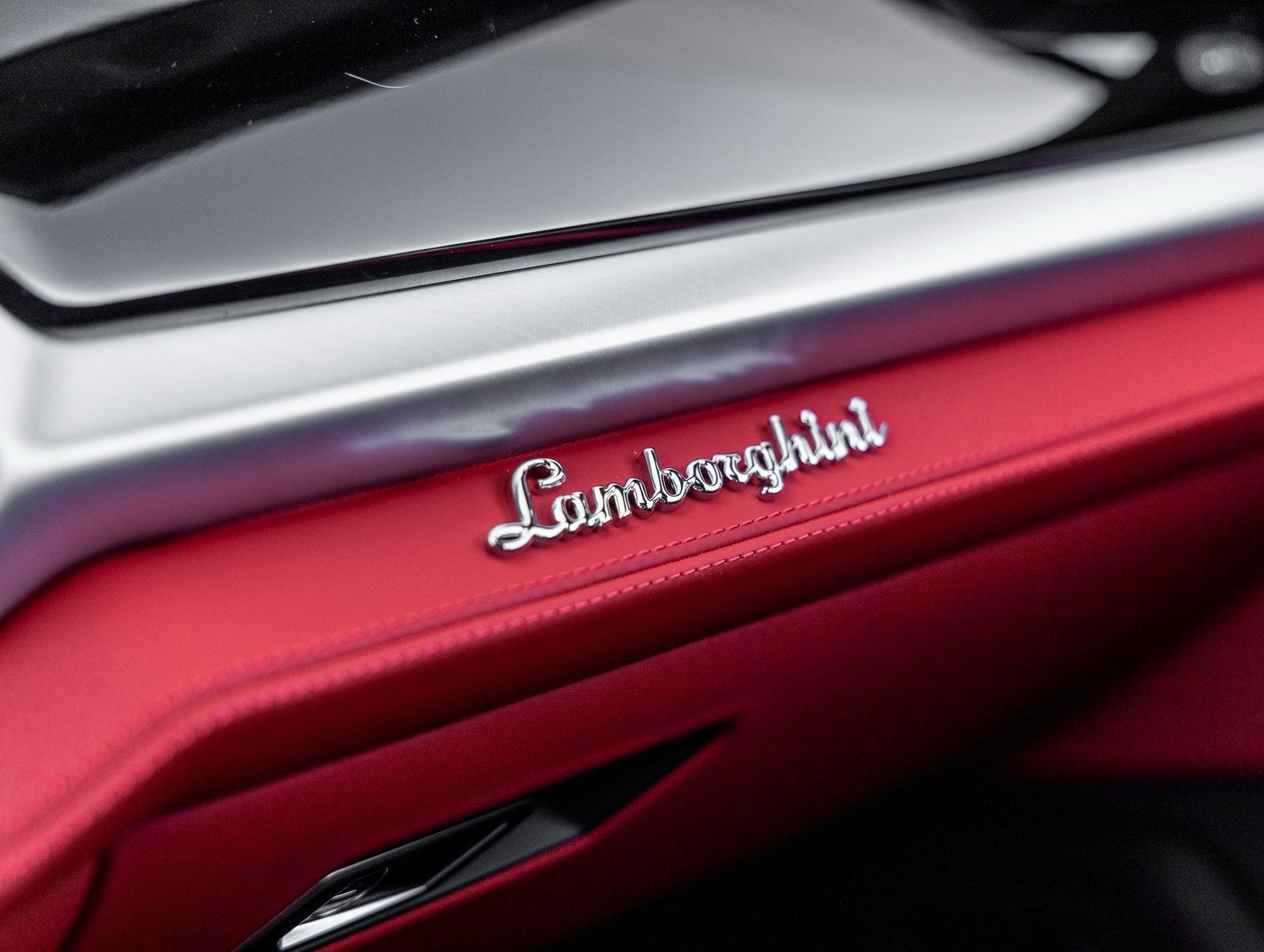 2025 Lamborghini Urus SE