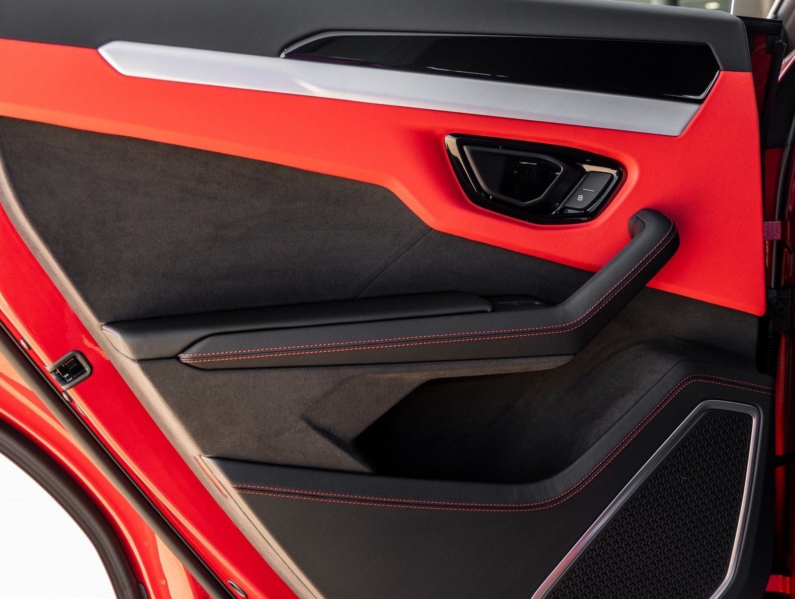 2025 Lamborghini Urus SE