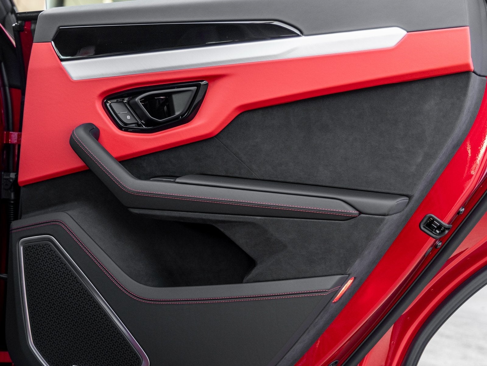 2025 Lamborghini Urus SE