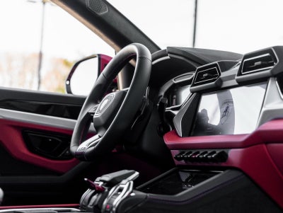 2025 Lamborghini Urus SE