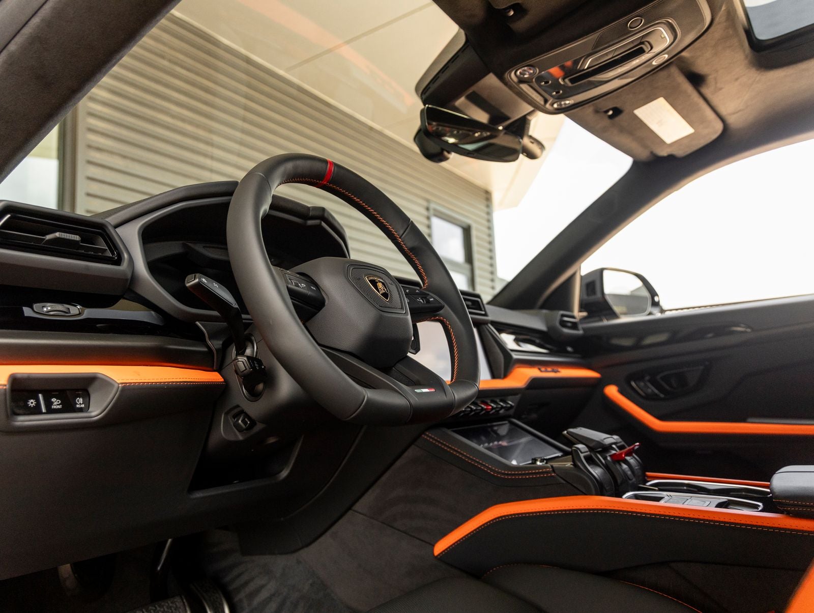 2026 Lamborghini Urus SE