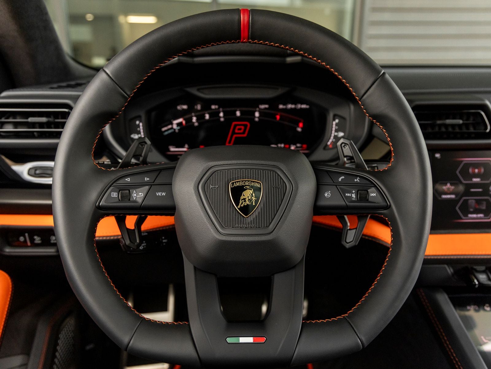 2026 Lamborghini Urus SE