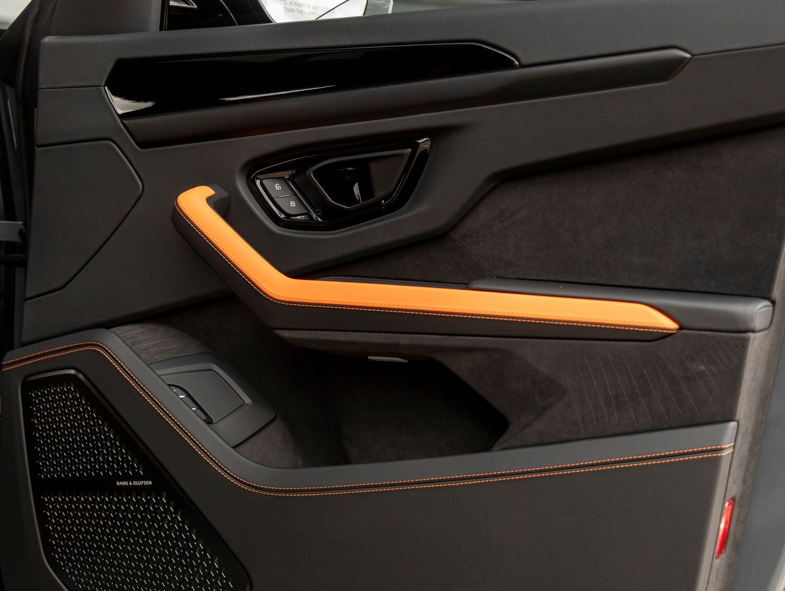 2026 Lamborghini Urus SE