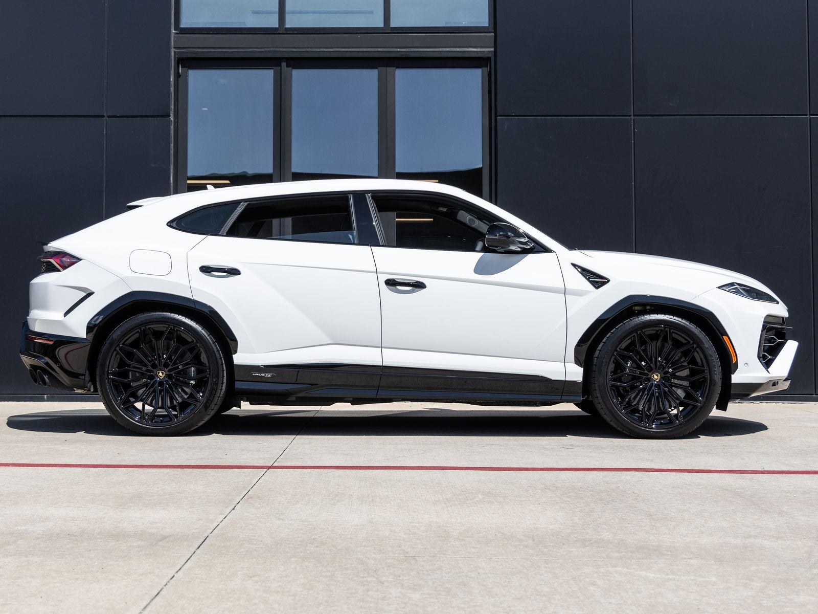 2025 Lamborghini Urus SE