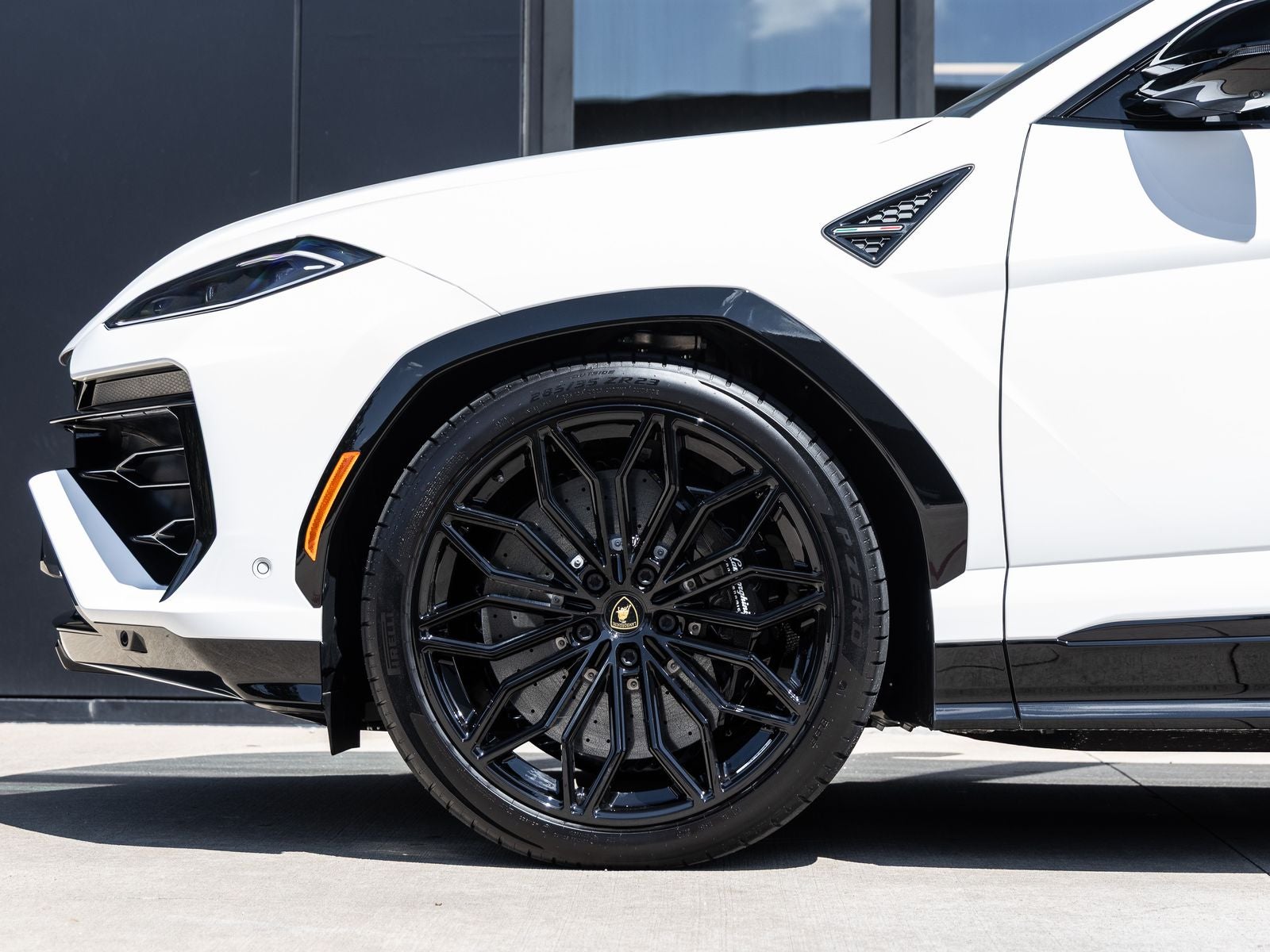 2025 Lamborghini Urus SE