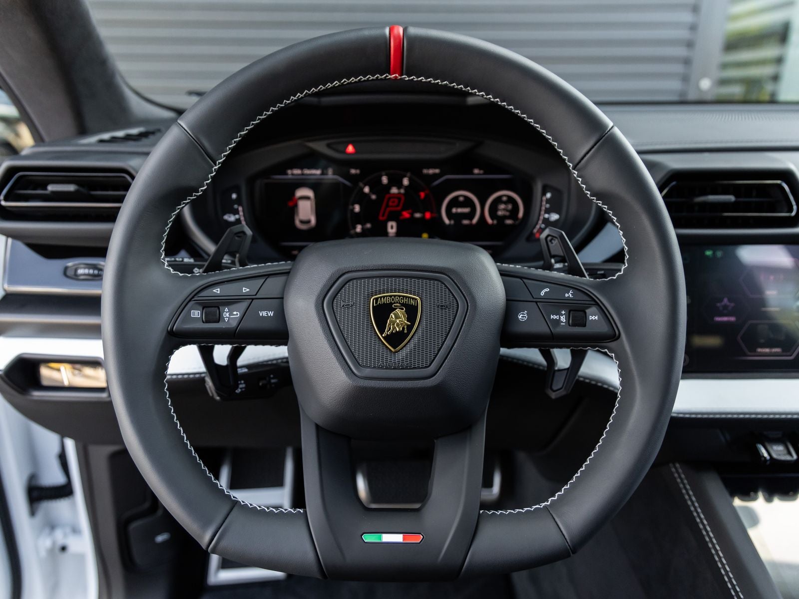 2025 Lamborghini Urus SE